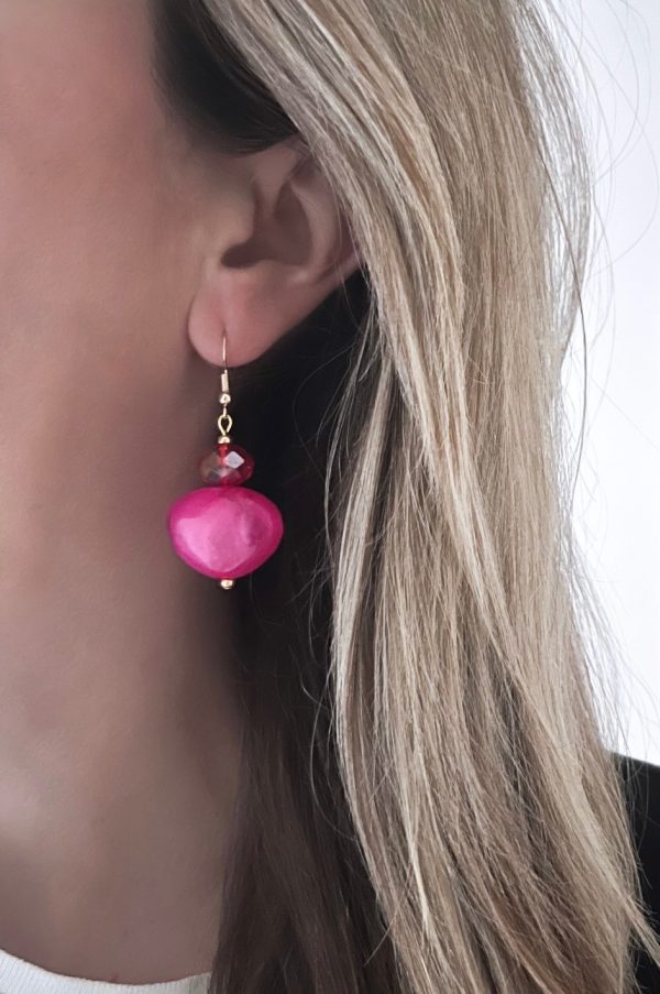 la Beij Oorbellen Goud Resin Klassiek Dubbel Roze Rood in oor